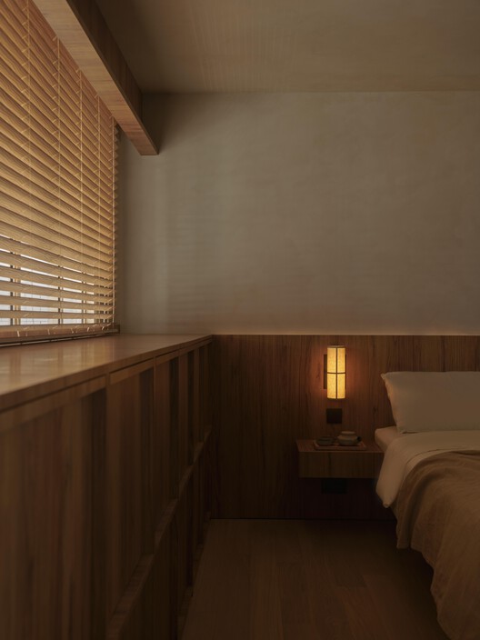 In a Park Apartment / L Architects - Interior Photography, Bedroom, Wood, Lighting