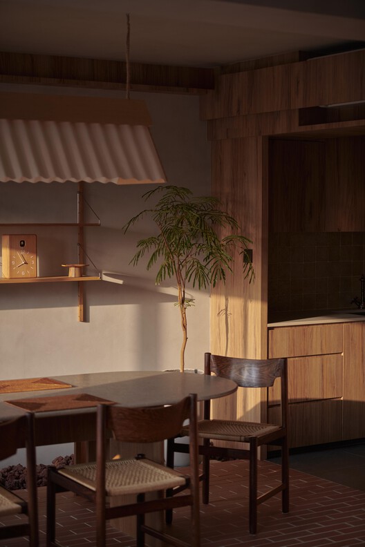 In a Park Apartment / L Architects - Interior Photography, Dining room, Wood, Lighting, Chair