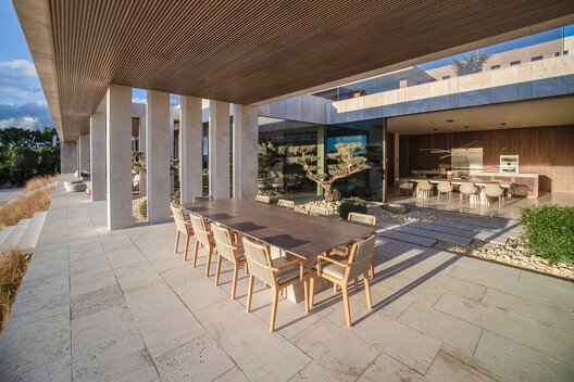 ARK Architects: Quiet Monumentality and Dialogue with Landscape ARK Architects: Quiet Monumentality and Dialogue with Landscape - Image 7 of 20