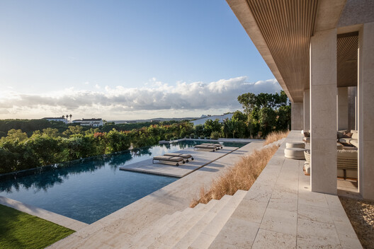 ARK Architects: Quiet Monumentality and Dialogue with Landscape ARK Architects: Quiet Monumentality and Dialogue with Landscape - Image 10 of 20