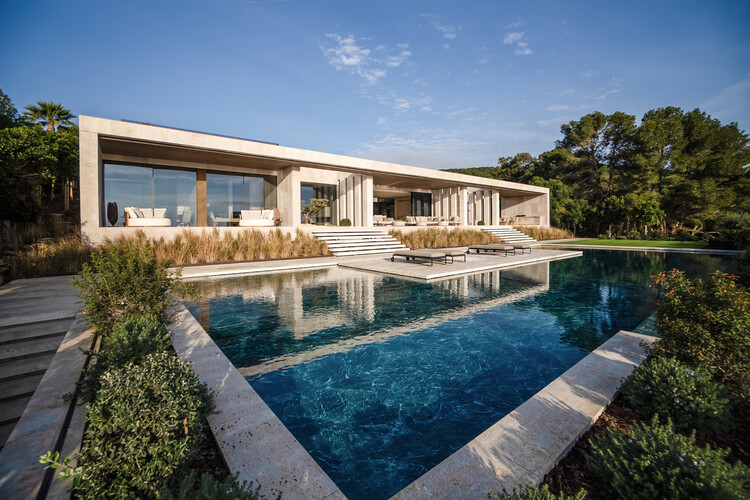 ARK Architects: Quiet Monumentality and Dialogue with Landscape - Image 11 of 20