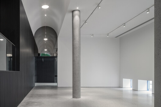 Potter Museum of Art / Wood Marsh - Interior Photography, Concrete, Column