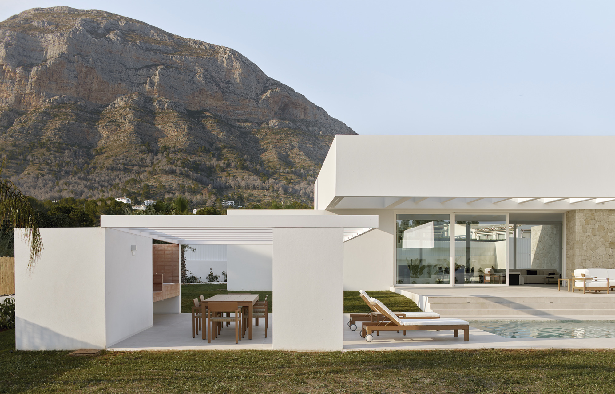 Filipines House  / TO DO hub d'arquitectura | ArchDaily