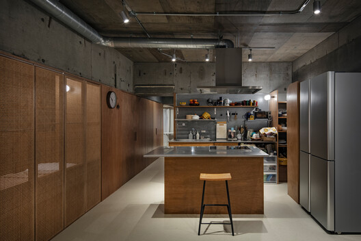 Coop. M / note architects - Interior Photography, Kitchen, Wood, Lighting, Countertop, Chair