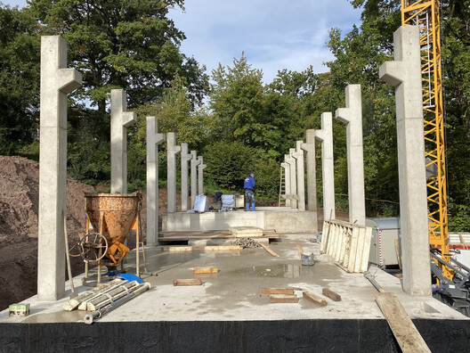 House with Crane and Fan / Alex Lehnerer Architekten - Image 19 of 19