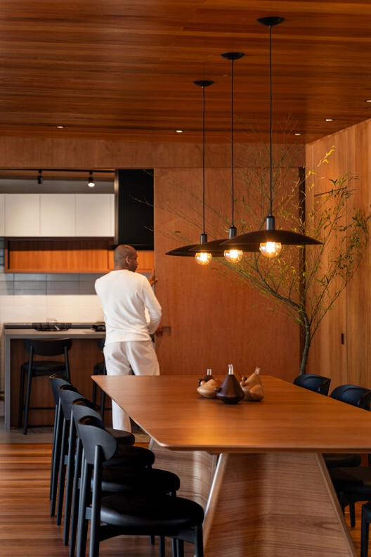 Entremontes House / Harpa Arquitetura - Interior Photography, Kitchen, Wood, Lighting, Table, Chair