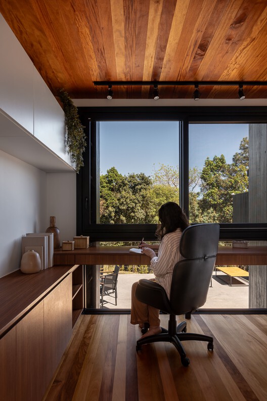 Entremontes House / Harpa Arquitetura - Interior Photography, Wood, Lighting, Table, Chair, Glass