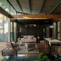 Refúgio Mirzé / Estúdio HAA! - Fotografia de Interiores, Casas, Pátio, Viga, Cadeira, Mesa