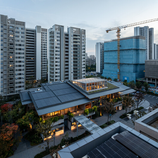 CHUNXI Marketplace and GULANG Gymnasium / Atelier Z+ CHUNXI Marketplace and GULANG Gymnasium / Atelier Z+ - Exterior Photography