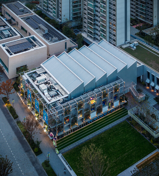 CHUNXI Marketplace and GULANG Gymnasium / Atelier Z+ CHUNXI Marketplace and GULANG Gymnasium / Atelier Z+ - Image 31 of 52