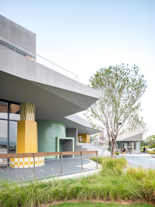 Nerve Lab. Experimental Sports Support Buildings on Double Happiness Island / Studio 10 Nerve Lab. Experimental Sports Support Buildings on Double Happiness Island / Studio 10 - Exterior Photography