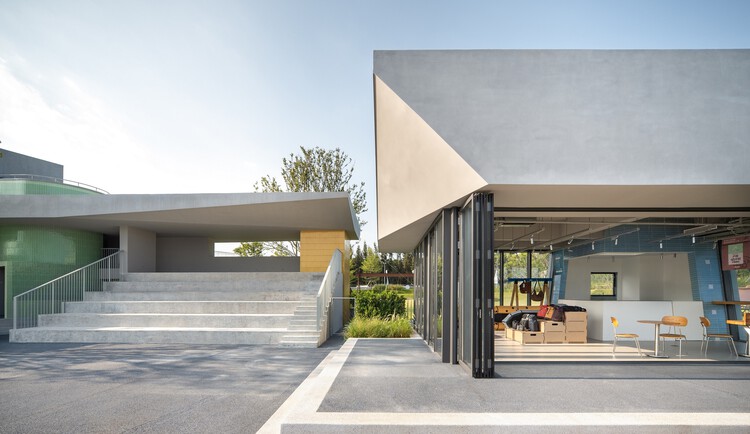 Nerve Lab. Experimental Sports Support Buildings on Double