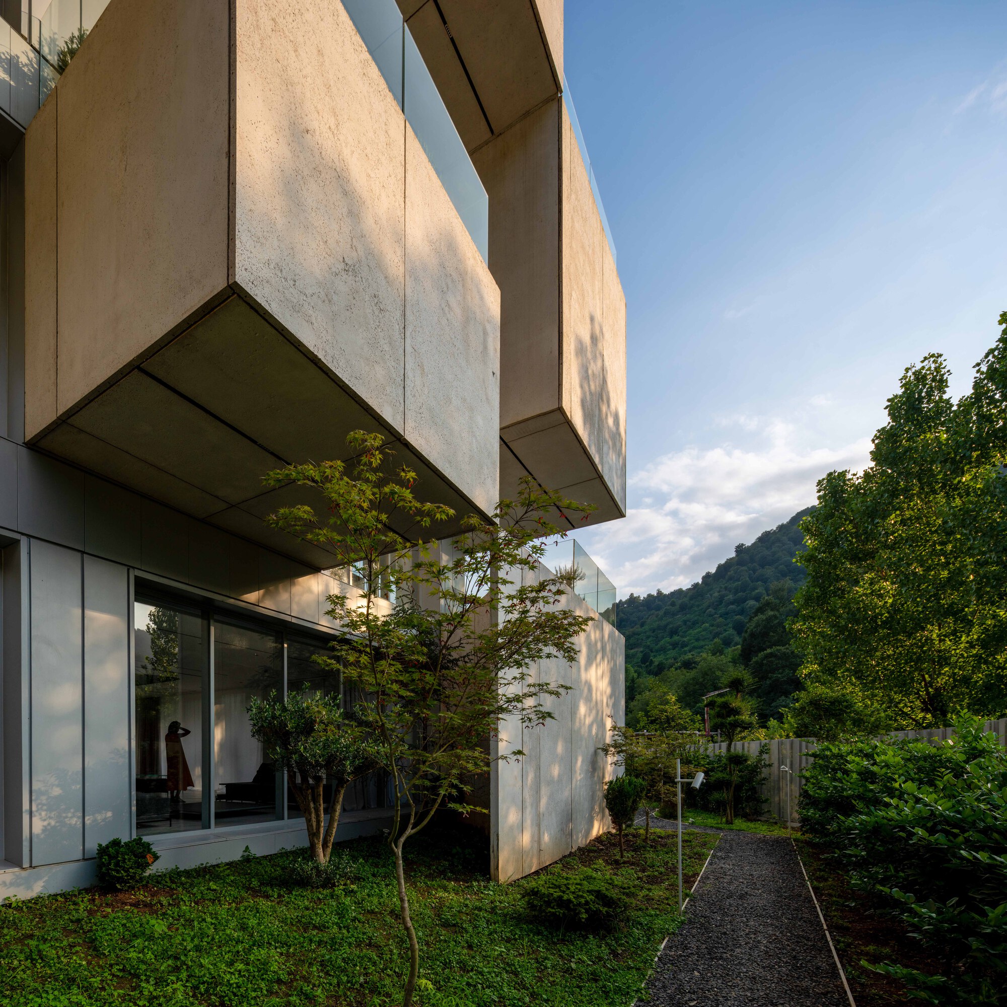 Two Side House Gallery of Double Side House / bood design bureau - 12