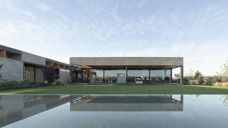 FA House / A4estudio - Casas
