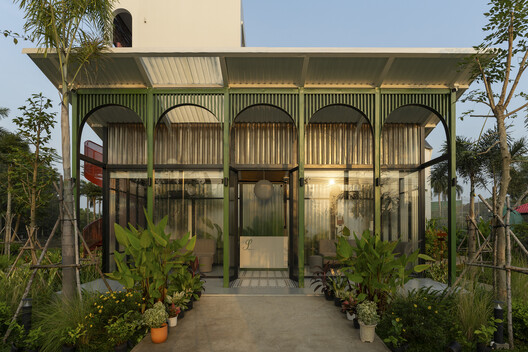 Sadec Garden Hotel / PAU Architects Sadec Garden Hotel / PAU Architects - Exterior Photography, Garden, Column