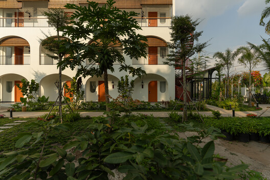 Sadec Garden Hotel / PAU Architects Sadec Garden Hotel / PAU Architects - Exterior Photography, Garden, Courtyard