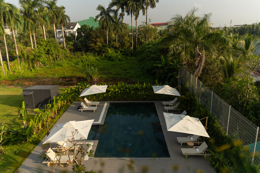 Sadec Garden Hotel / PAU Architects Sadec Garden Hotel / PAU Architects - Exterior Photography, Chair, Garden, Courtyard