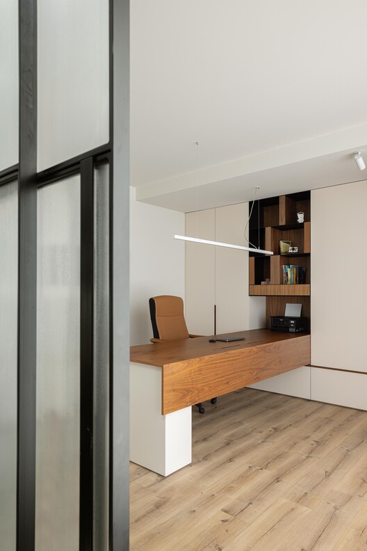 Casa Branca Minimalista  / Arquitetura.501 - Fotografia de Interiores, Armário, Madeira, Iluminação