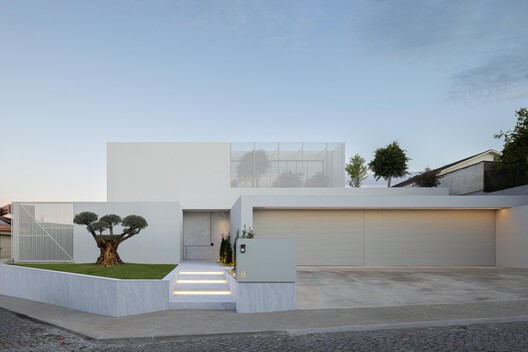 Casa Branca Minimalista  / Arquitetura.501 - Imagem 6 de 38