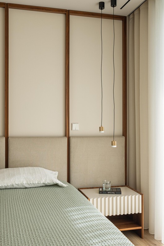 Casa Branca Minimalista  / Arquitetura.501 - Fotografia de Interiores, Dormitório, Madeira, Cama, Iluminação