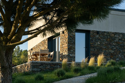 Casa Refugio TerraSense Mountain / Atelier DRK Casa Refugio TerraSense Mountain / Atelier DRK - Fotografía exterior