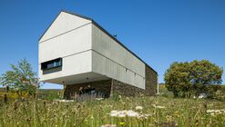 Casa Refugio TerraSense Mountain / Atelier DRK