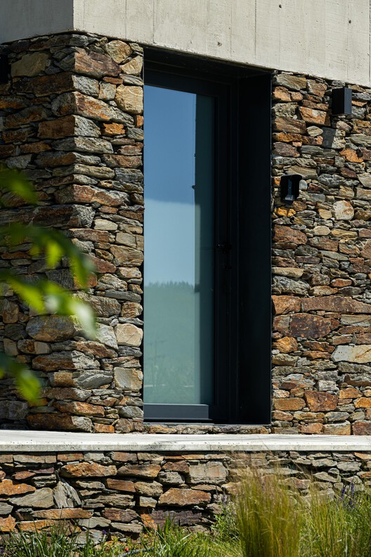 Casa Refugio TerraSense Mountain / Atelier DRK Casa Refugio TerraSense Mountain / Atelier DRK - Fotografía exterior