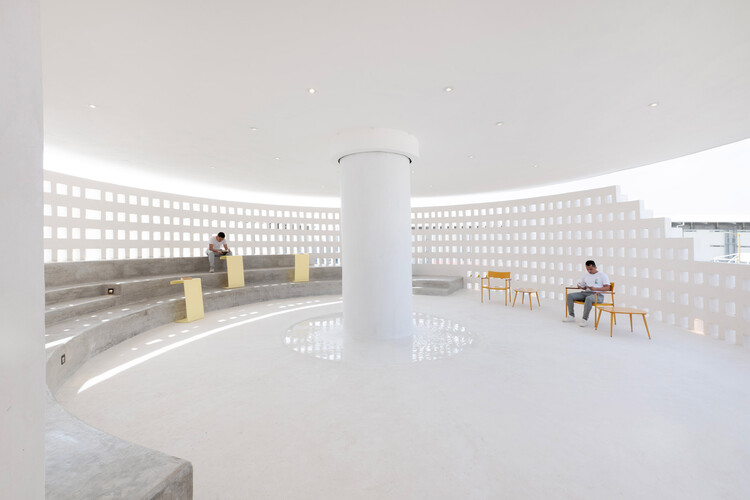 Centro de Reflexión y Lectura CERESO 2 / Antonio Garza Ferrigno - Foto 1 de 18