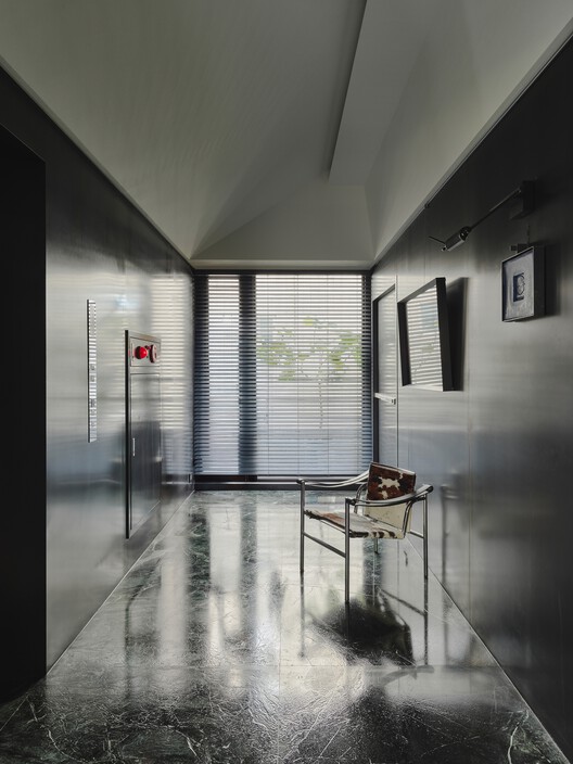 Waterfrom Design's Office / Waterfront Design - Interior Photography, Lighting, Glass, Chair