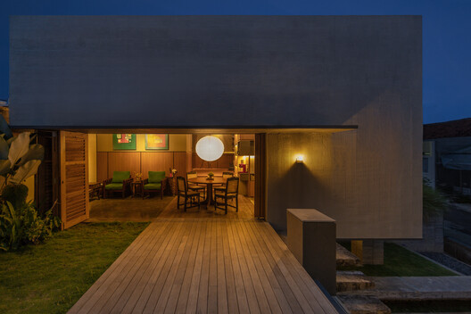 Rumah Tahu House / suatudio - Exterior Photography, Concrete, Courtyard