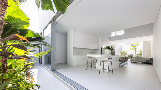 F10 House / 23o5Studio - Interior Photography, Kitchen, Glass, Chair