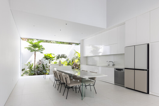 F10 House / 23o5Studio - Interior Photography, Kitchen, Table, Chair, Glass