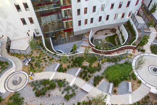 Indigenous Hub / BDP Quadrangle + Two Row Architect + Stantec Architecture + ERA Architects Indigenous Hub / BDP Quadrangle + Two Row Architect + Stantec Architecture + ERA Architects - Exterior Photography