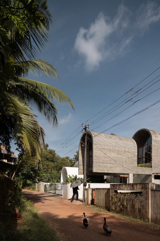 Vault House / Encasa Archstudio - Image 6 of 46