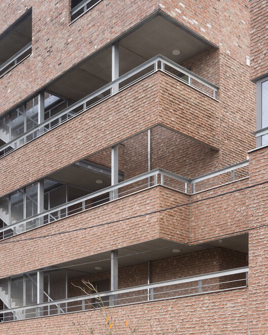 Urban Infill Project for Social Housing / MAKER architecten - Interior Photography, Brick