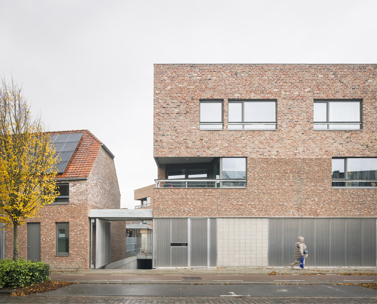 Urban Infill Project for Social Housing / MAKER architecten - Apartments