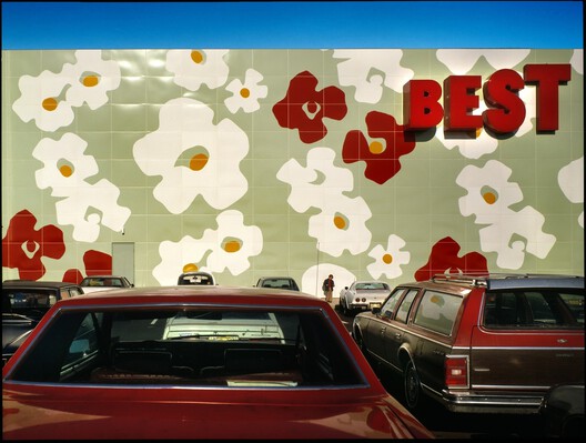 Playful and Ironic: The Legacy of Postmodernist Architecture in the United States - Image 16 of 24