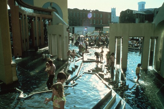 Playful and Ironic: The Legacy of Postmodernist Architecture in the United States - Image 11 of 24