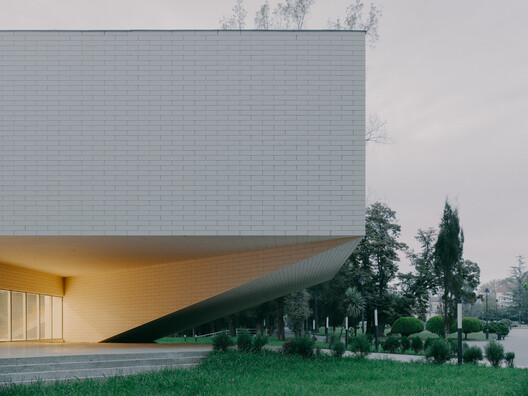 Zviad Gamsakhurdia Presidential Center / Tsanava + Maisuradze + T-architects Zviad Gamsakhurdia Presidential Center / Tsanava + Maisuradze + T-architects - Image 25 of 32