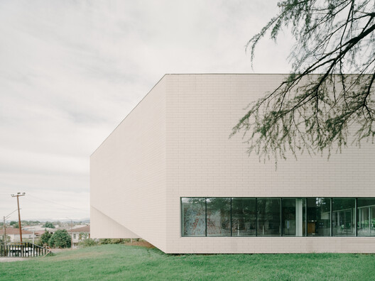 Zviad Gamsakhurdia Presidential Center / Tsanava + Maisuradze + T-architects Zviad Gamsakhurdia Presidential Center / Tsanava + Maisuradze + T-architects - Exterior Photography