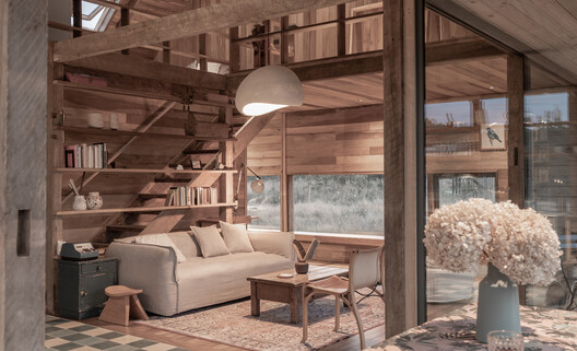 Key House / Lezaeta Lavanchy + Esteban Arteaga - Interior Photography, Living Room, Wood, Beam, Chair