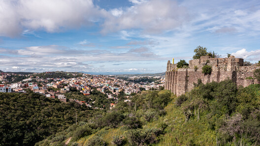 Catalejos Urbanos / 3ME Arquitectura Catalejos Urbanos / 3ME Arquitectura - Fotografía exterior