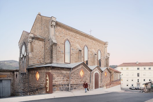 La Chapelle Renovation / PWA + AUMMA - Exterior Photography