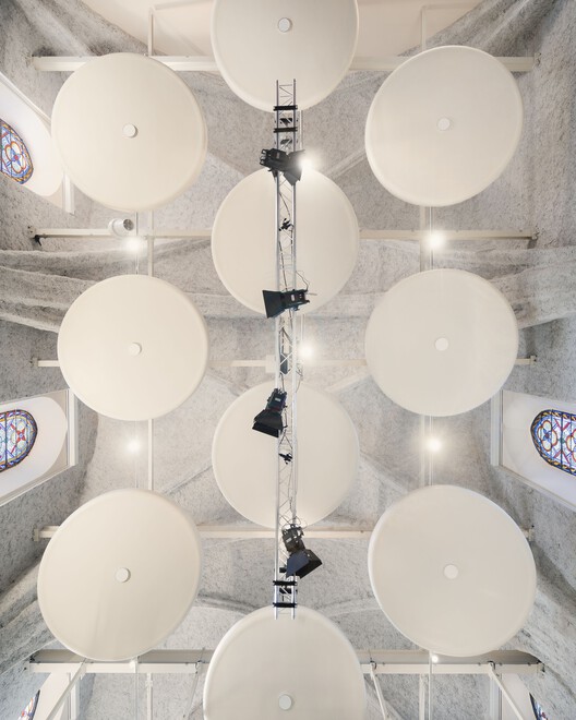 La Chapelle Renovation / PWA + AUMMA - Interior Photography, Lighting