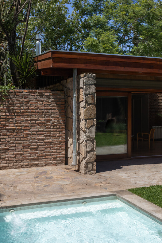 Casa HN / Agustín Mendiondo + Franco Riccheri - Imagen 12 de 23