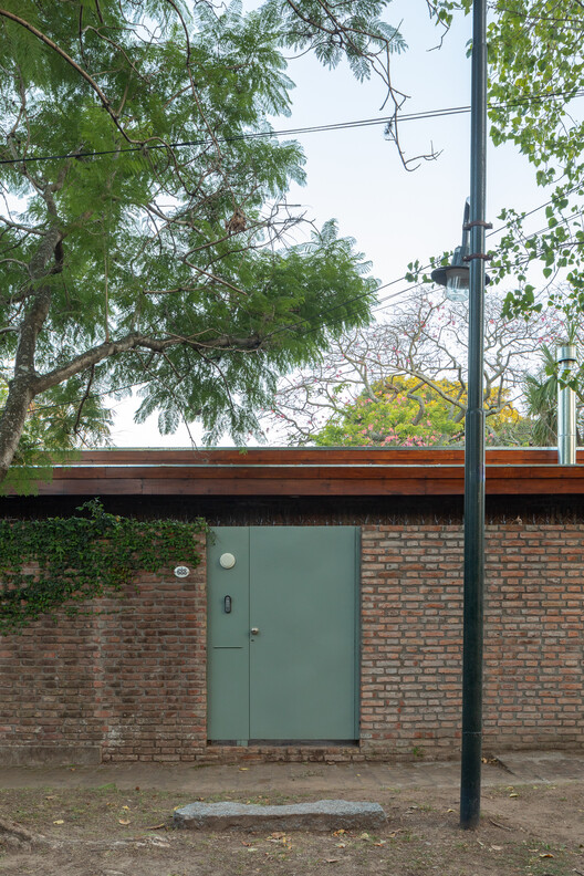 Casa HN / Agustín Mendiondo + Franco Riccheri - Fotografía exterior, Ladrillo