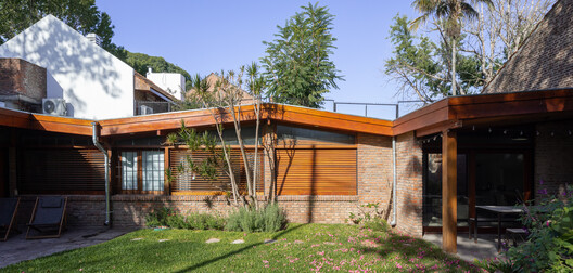 Casa HN / Agustín Mendiondo + Franco Riccheri - Fotografía exterior, Madera, Fijación Vigas