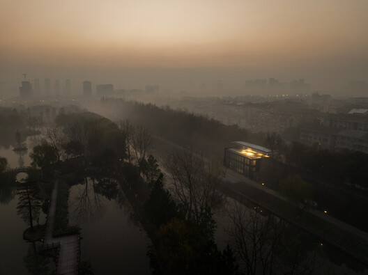 Jingzhou City Wall Archaeological Site Exhibition Pavilion / Qing Studio - Cityscape