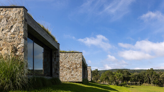 Casa Entre Acantilados / Marchetti Bonetti+ Casa Entre Acantilados / Marchetti Bonetti+ - Fotografía exterior