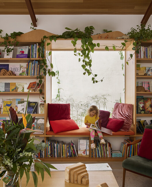 Cosmos House / Andréa Helou - Interior Photography, Shelving, Wood, Lighting
